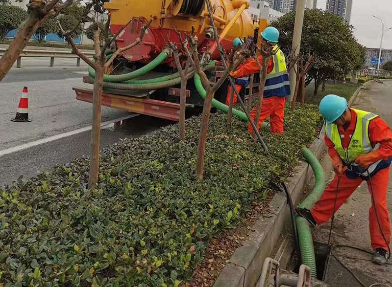 峨蔓镇市政管道清淤