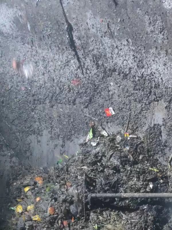 峨蔓镇污水池清理